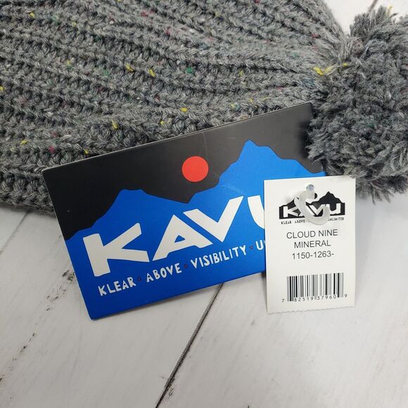 KAVU Cloud Nine Mineral Pom Pom Knit Beanie Winter Warm Grey Speckled NWT - Picture 3 of 5